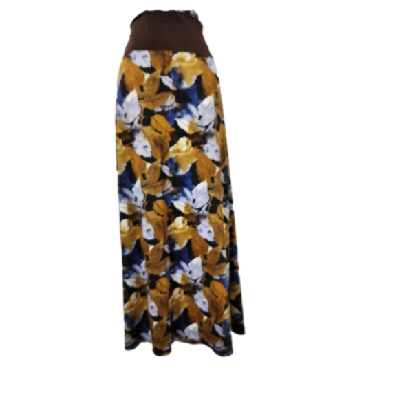 Dresses & Skirts - Maxi floral skirt